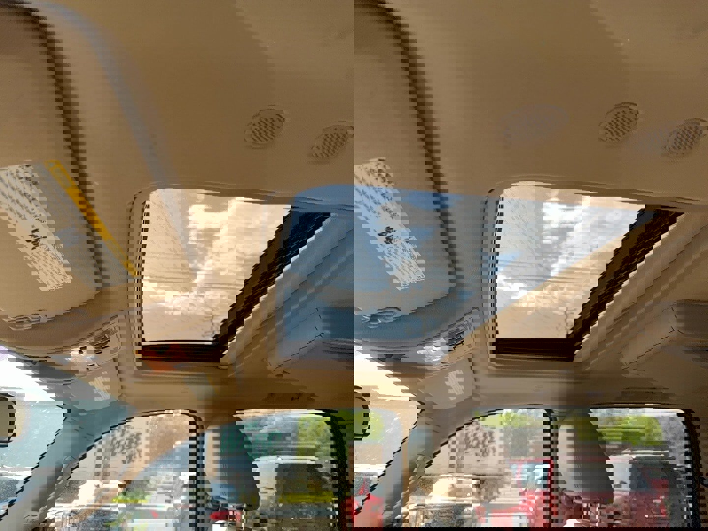 Used 2014 GMC Yukon XL Denali image 16