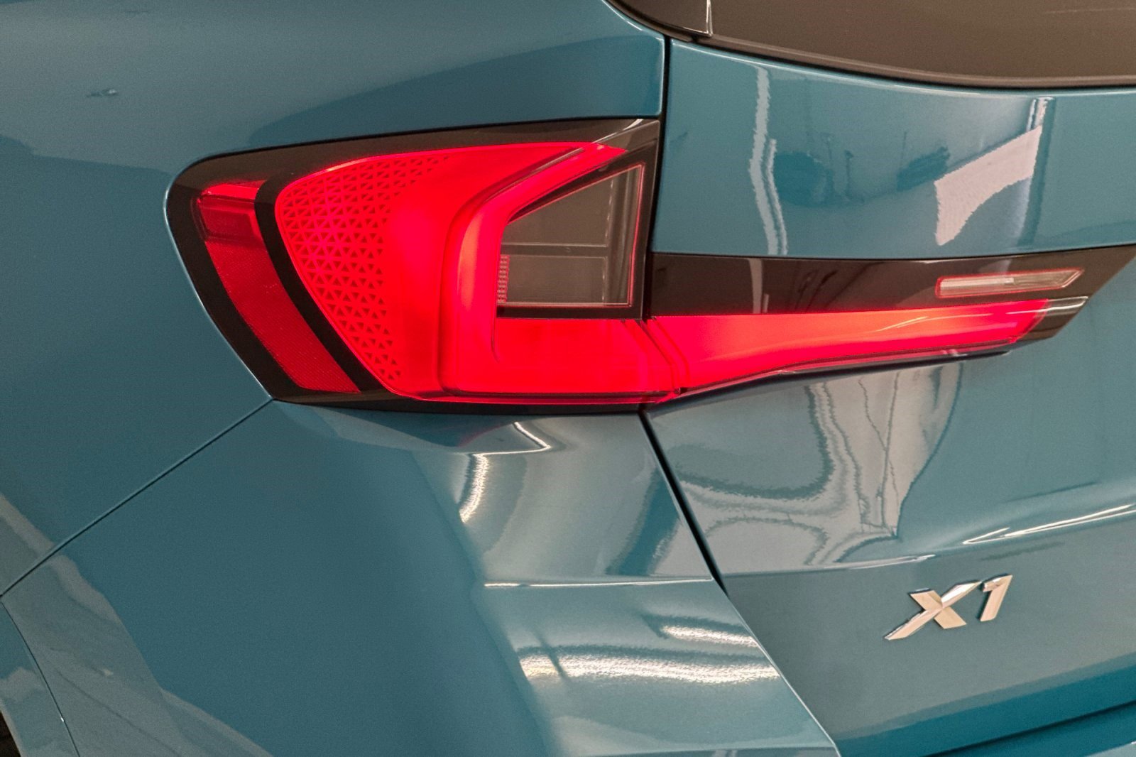 Certified 2023 BMW X1 xDrive28i w/ Premium Package image 12