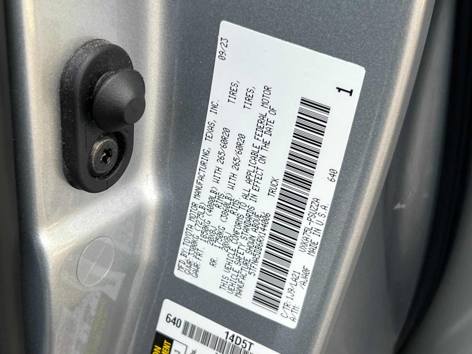 Used 2024 Toyota Tundra Platinum AWD/4WD image 27