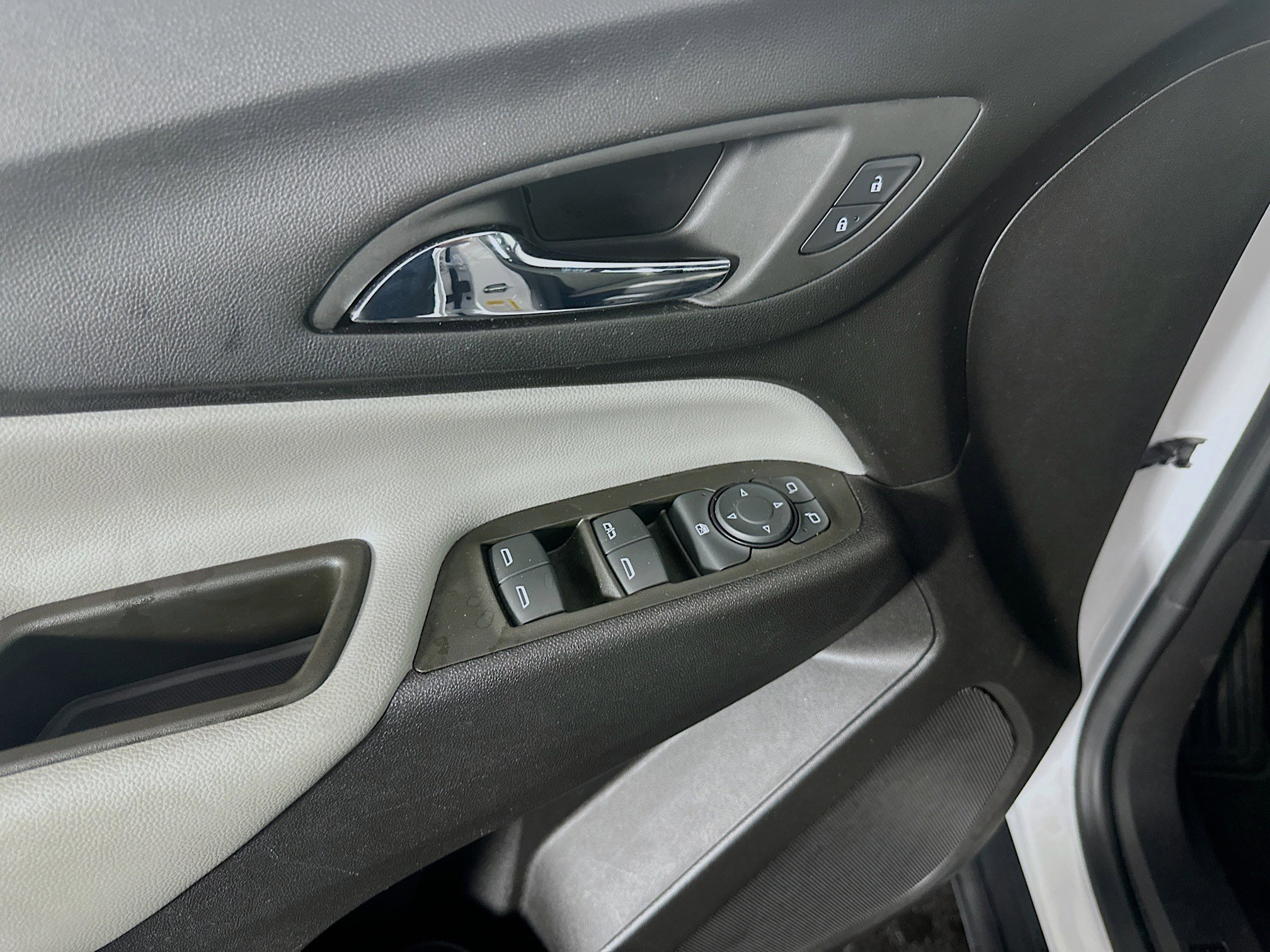 Used 2024 Chevrolet Equinox LS w/ LS Convenience Package image 15