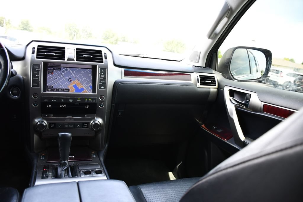 Used 2016 Lexus GX 460 w/ Premium Package AWD/4WD image 23