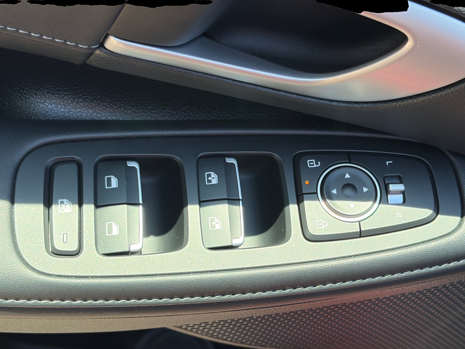 Used 2025 Hyundai Sonata Limited FWD image 13