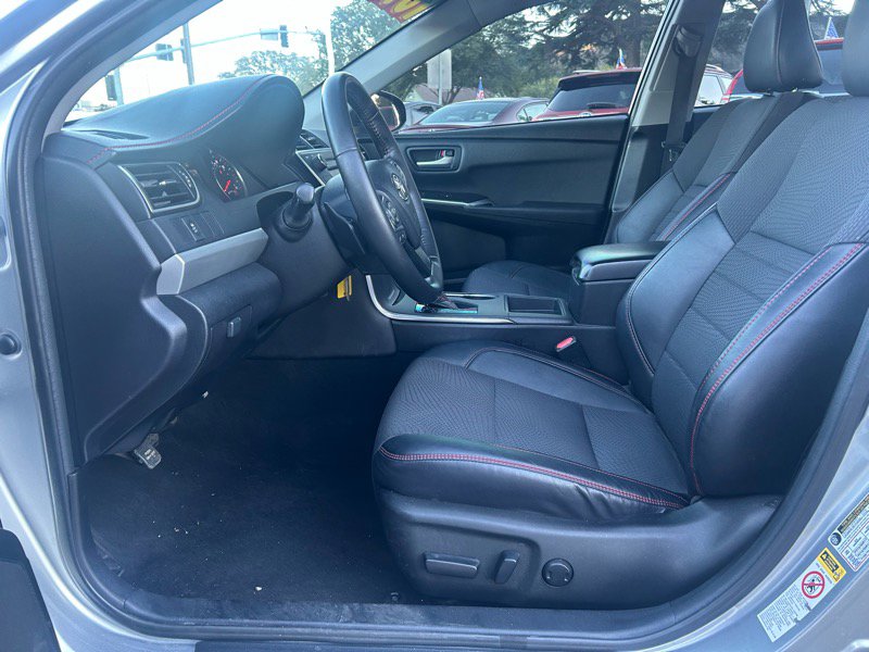 Used 2016 Toyota Camry SE image 6