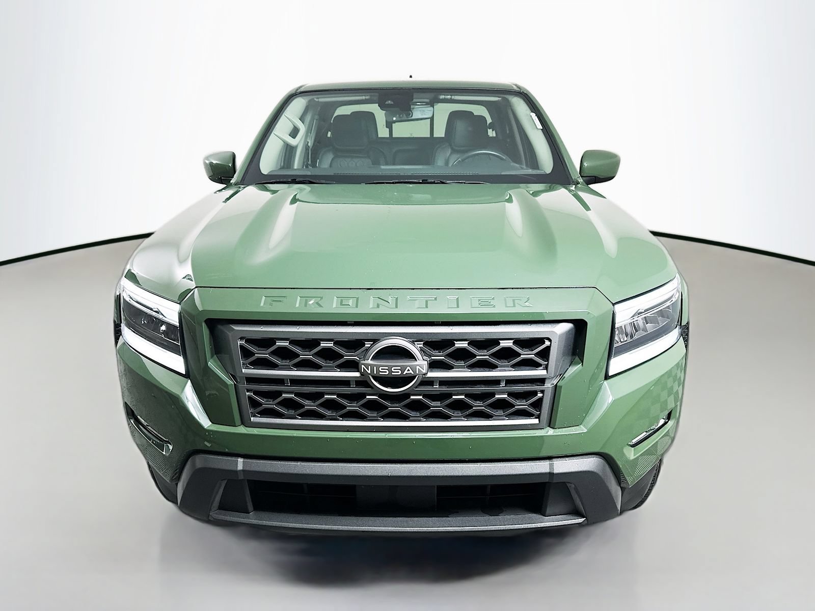 Certified 2024 Nissan Frontier SL w/ Technology Package RWD image 2