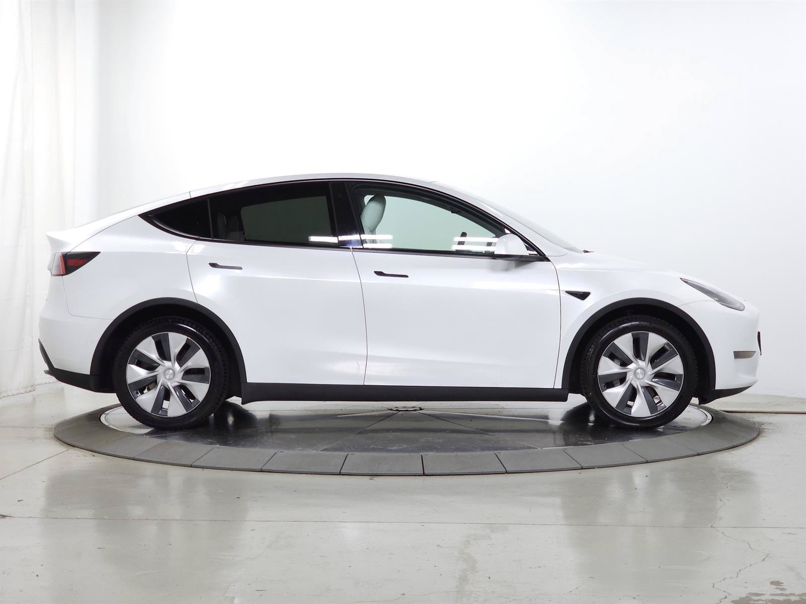 Used 2021 Tesla Model Y Long Range AWD/4WD image 12