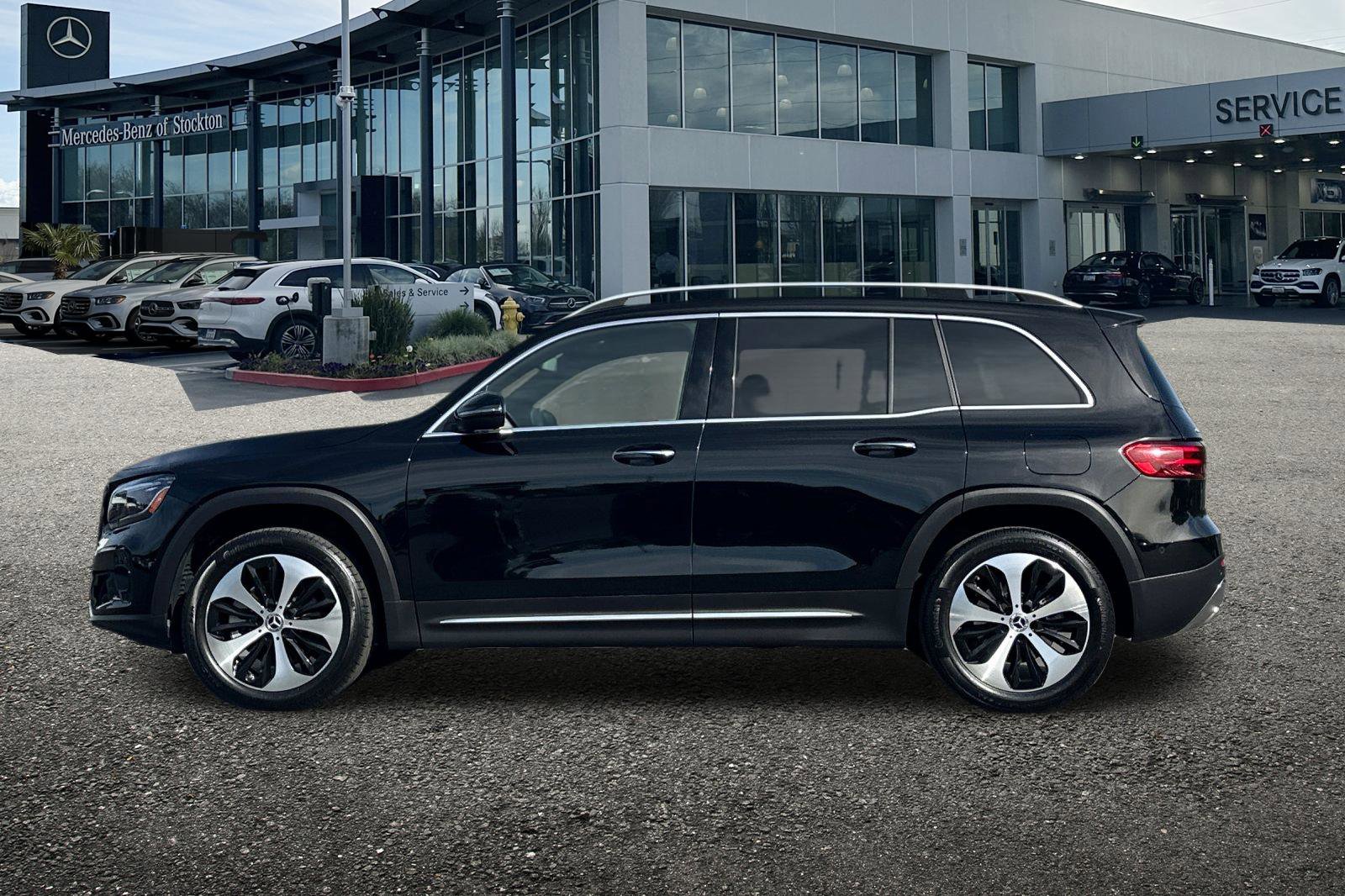 Certified 2025 Mercedes-Benz GLB 250 4MATIC image 7