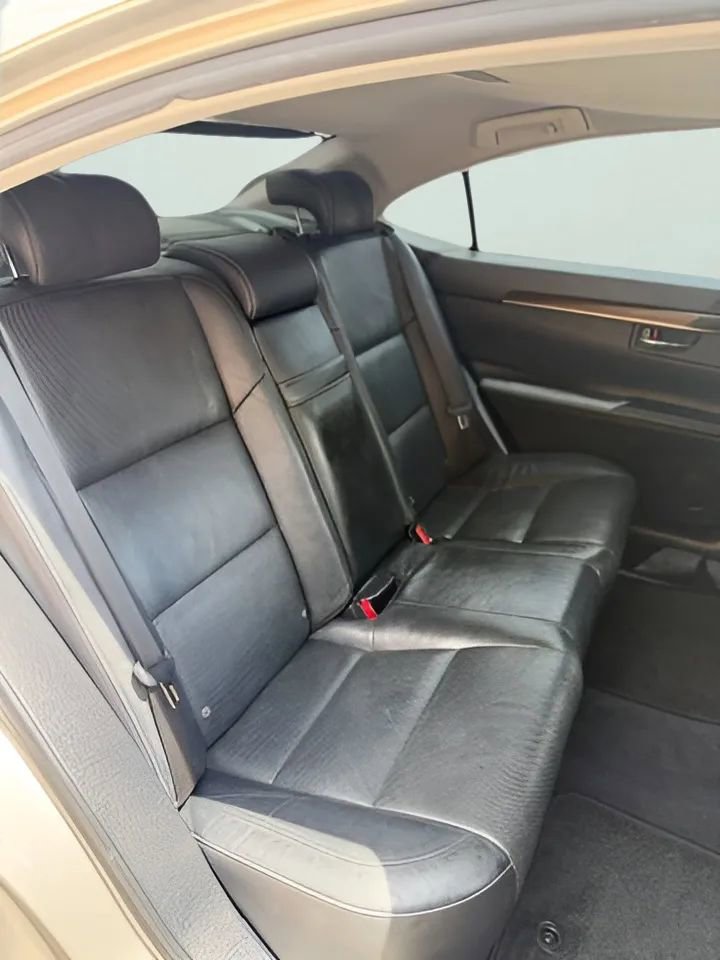Used 2015 Lexus ES 350 w/ Luxury Package FWD image 21