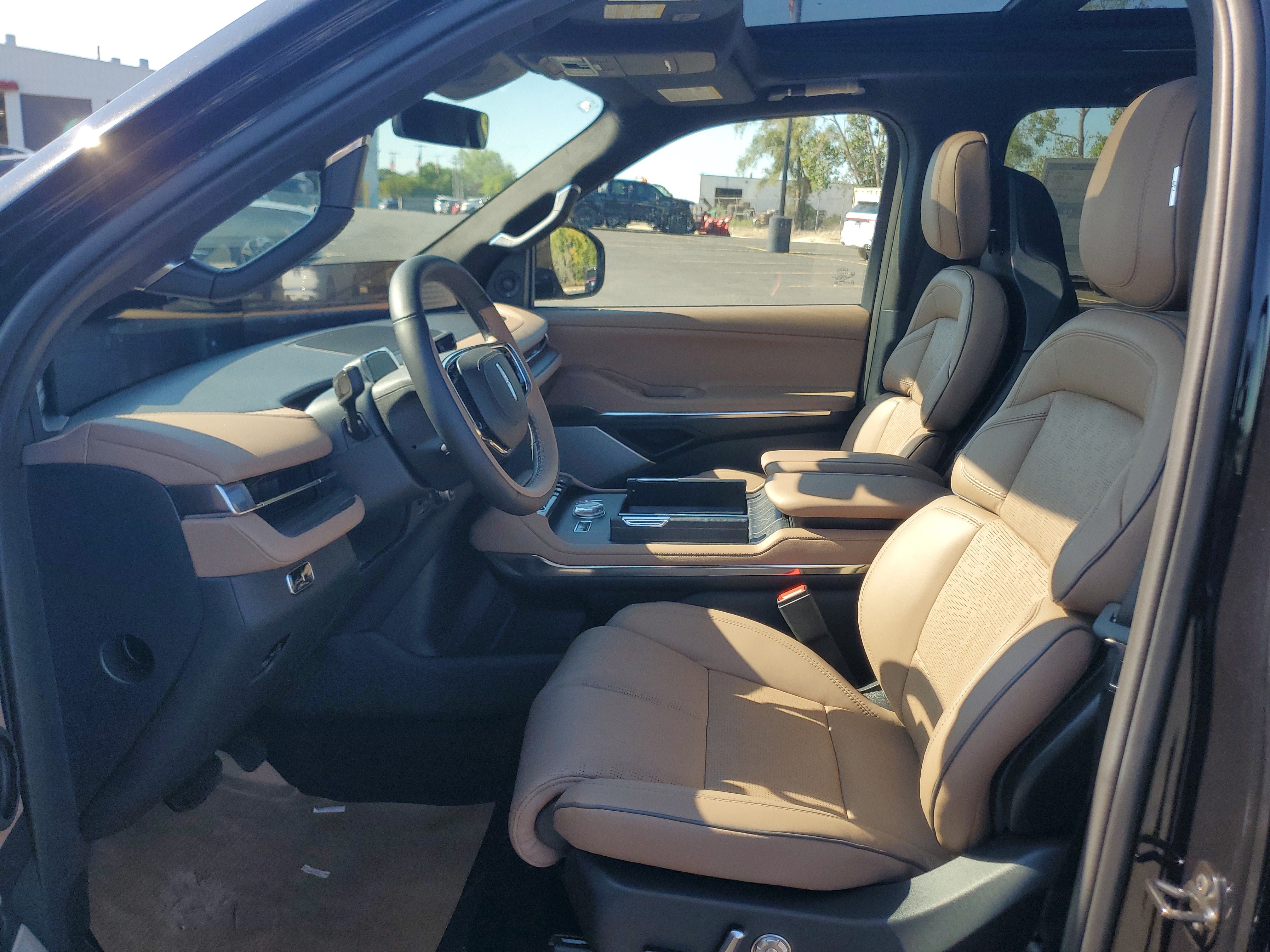 New 2027 Lincoln Navigator Black Label AWD/4WD image 12