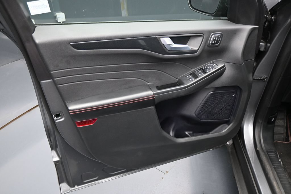 Used 2023 Ford Escape ST-Line Elite AWD/4WD image 11