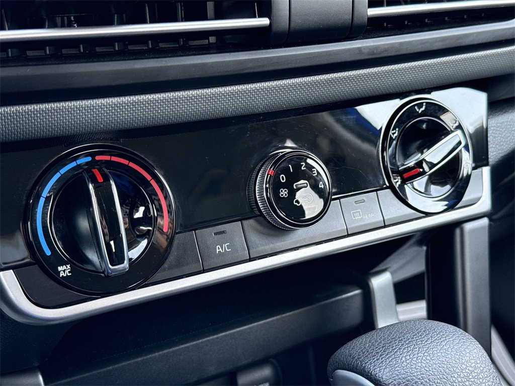 Used 2023 Kia Seltos LX image 16