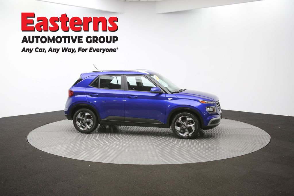 Used 2023 Hyundai Venue SEL image 41