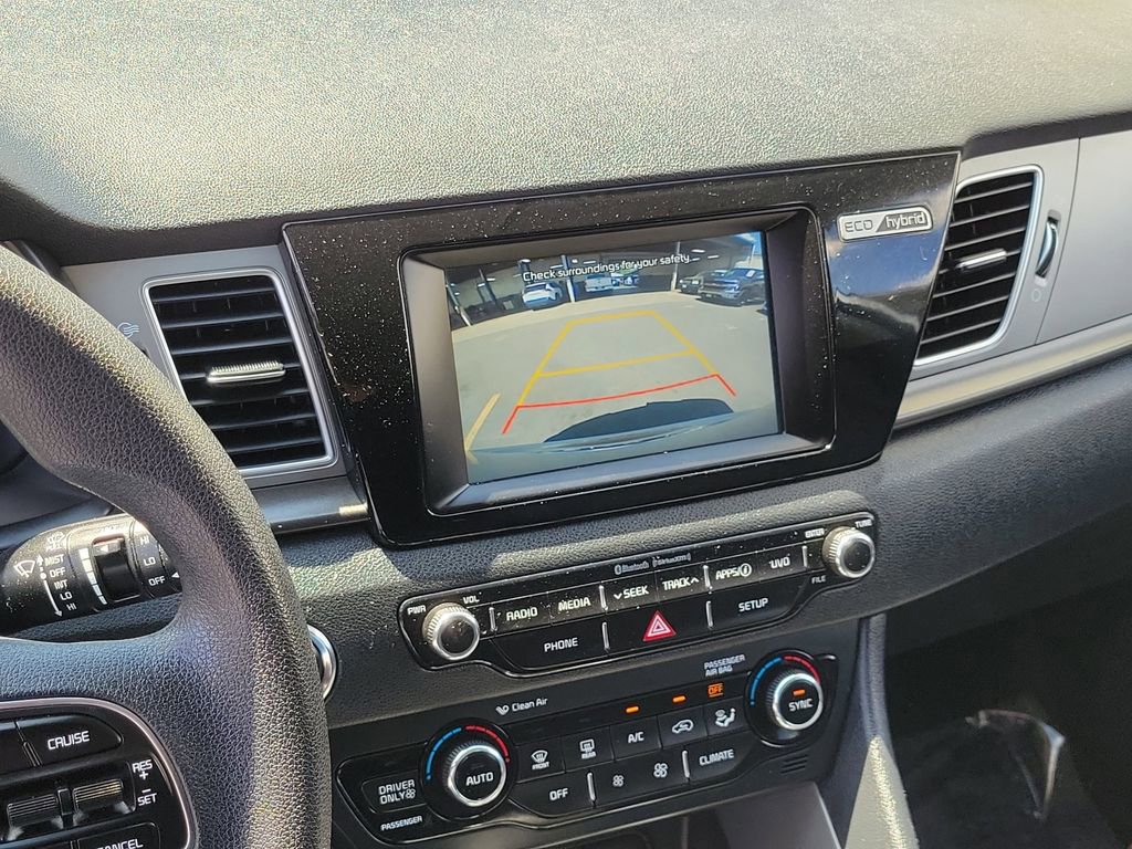 Used 2018 Kia Niro LX FWD image 28