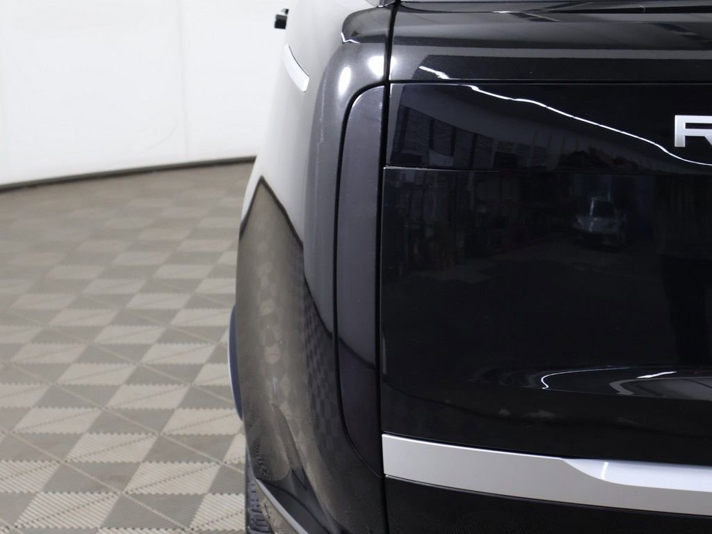 Used 2025 Land Rover Range Rover Autobiography AWD/4WD image 23