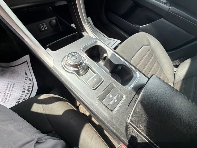Used 2020 Ford Fusion SE FWD image 33
