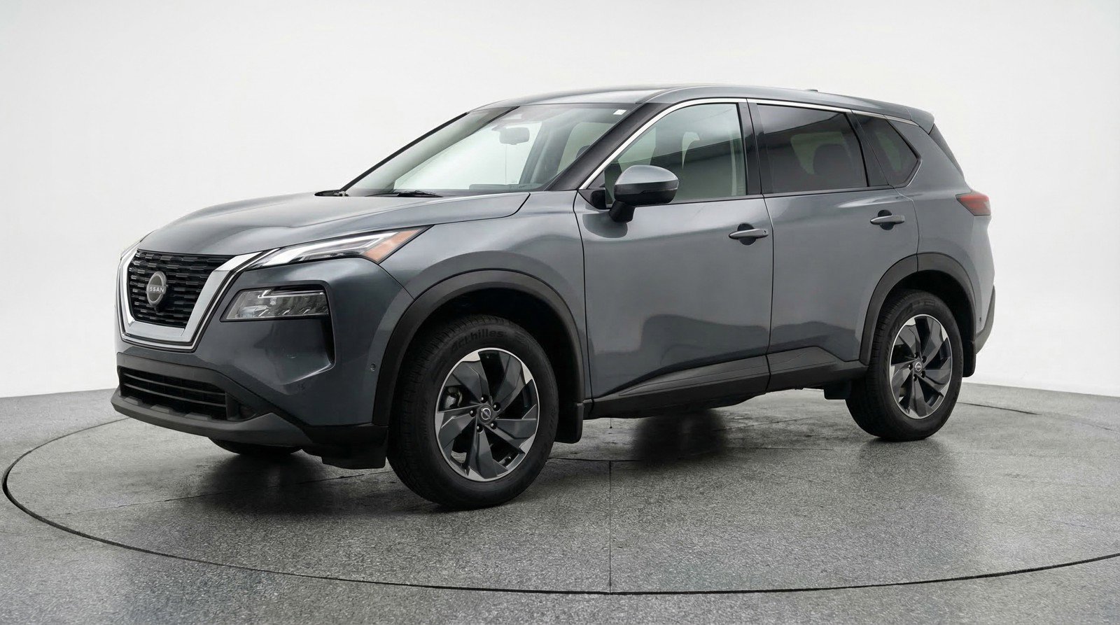 Used 2024 Nissan Rogue SV image 3