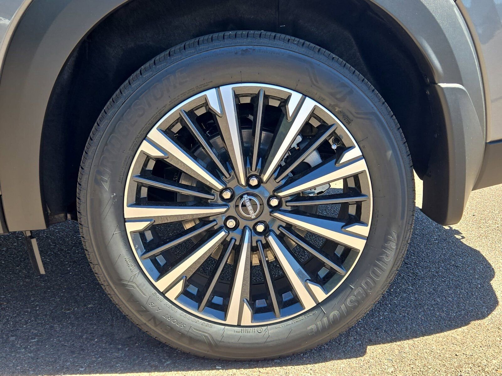 New 2026 Nissan Pathfinder Platinum FWD image 12
