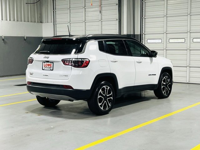 Used 2024 Jeep Compass Limited image 17