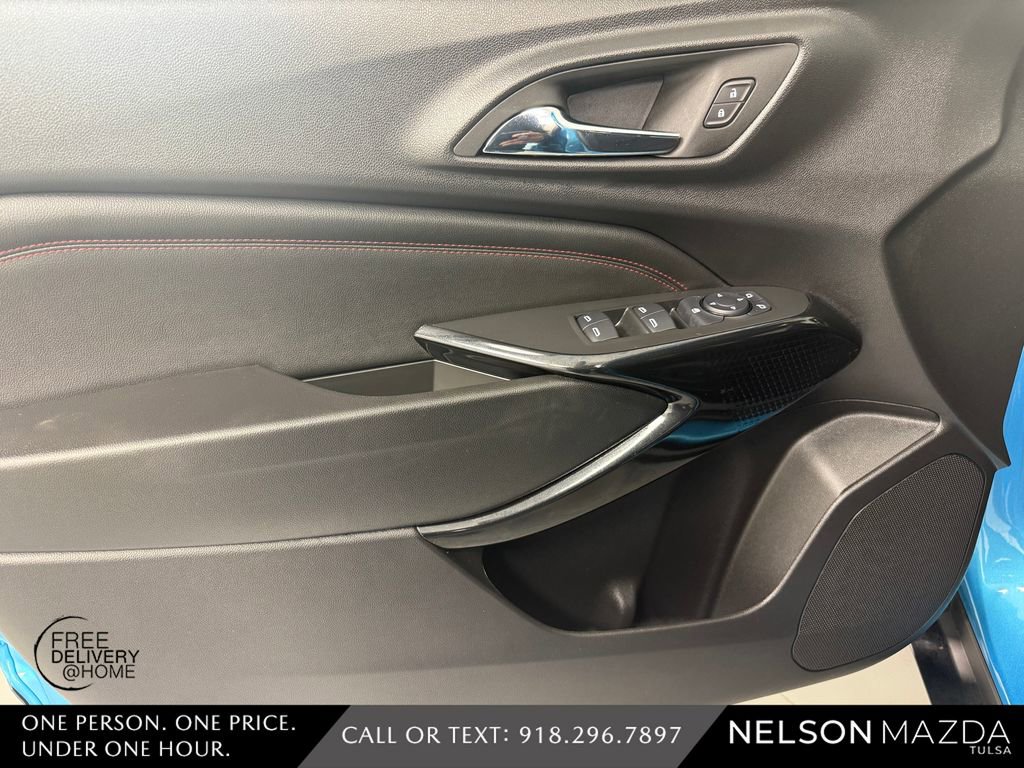 Used 2025 Chevrolet Trax RS w/ Driver Confidence Package image 19