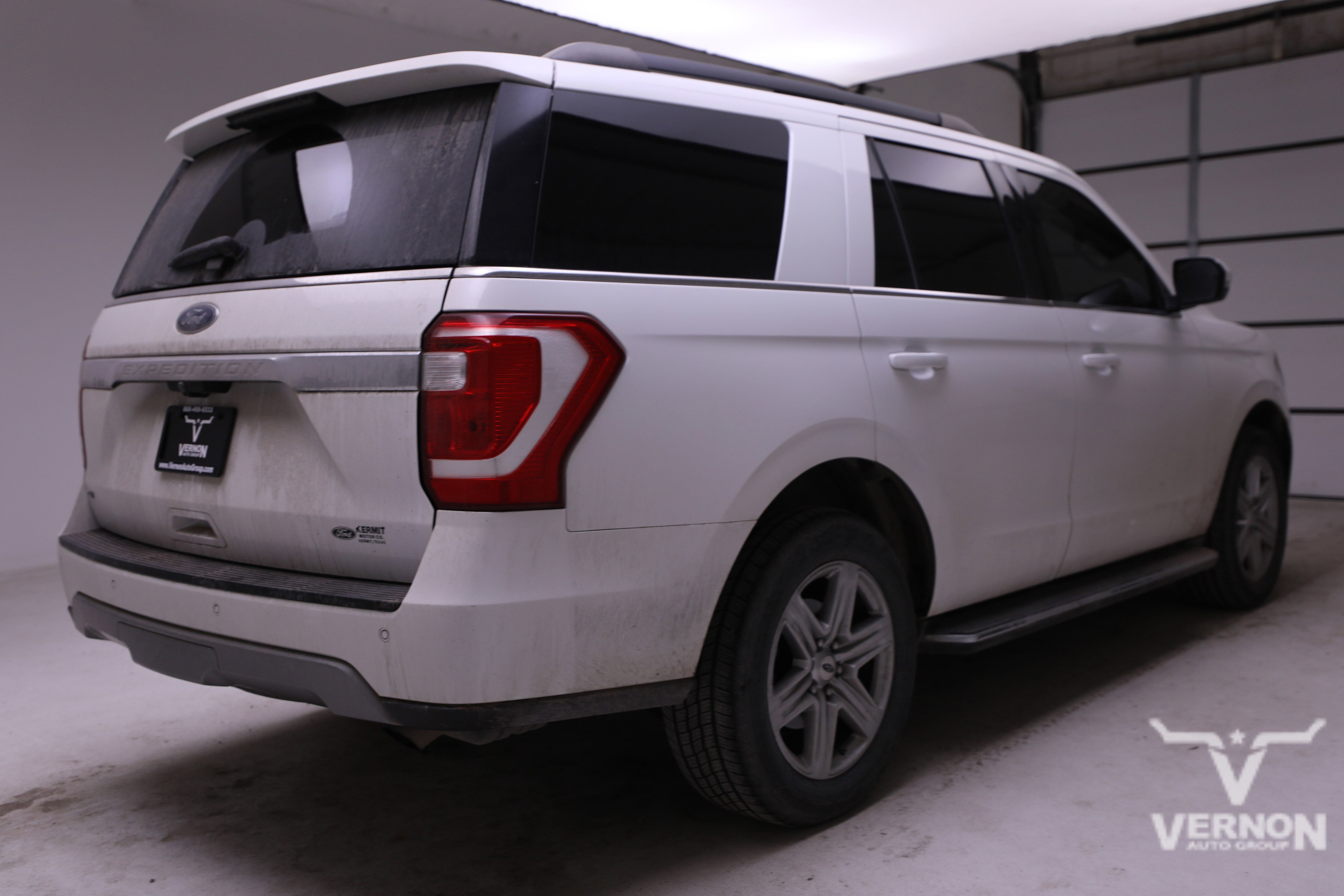 Used 2020 Ford Expedition XLT w/ Equipment Group 202A image 4