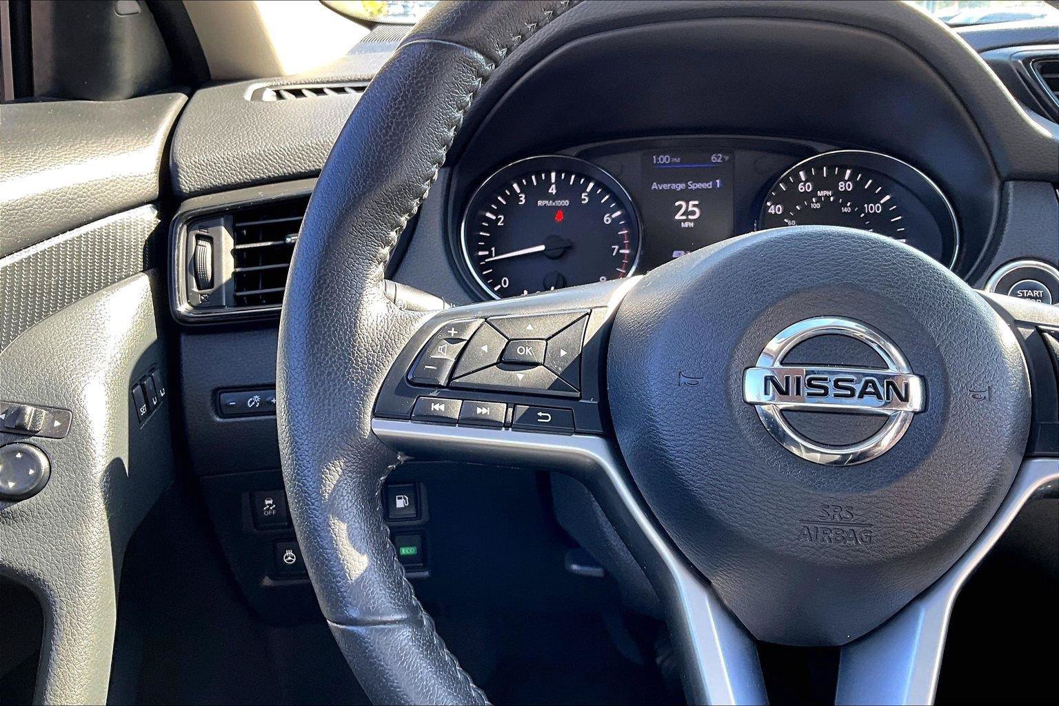 Used 2020 Nissan Rogue SL w/ Premium Package AWD/4WD image 12