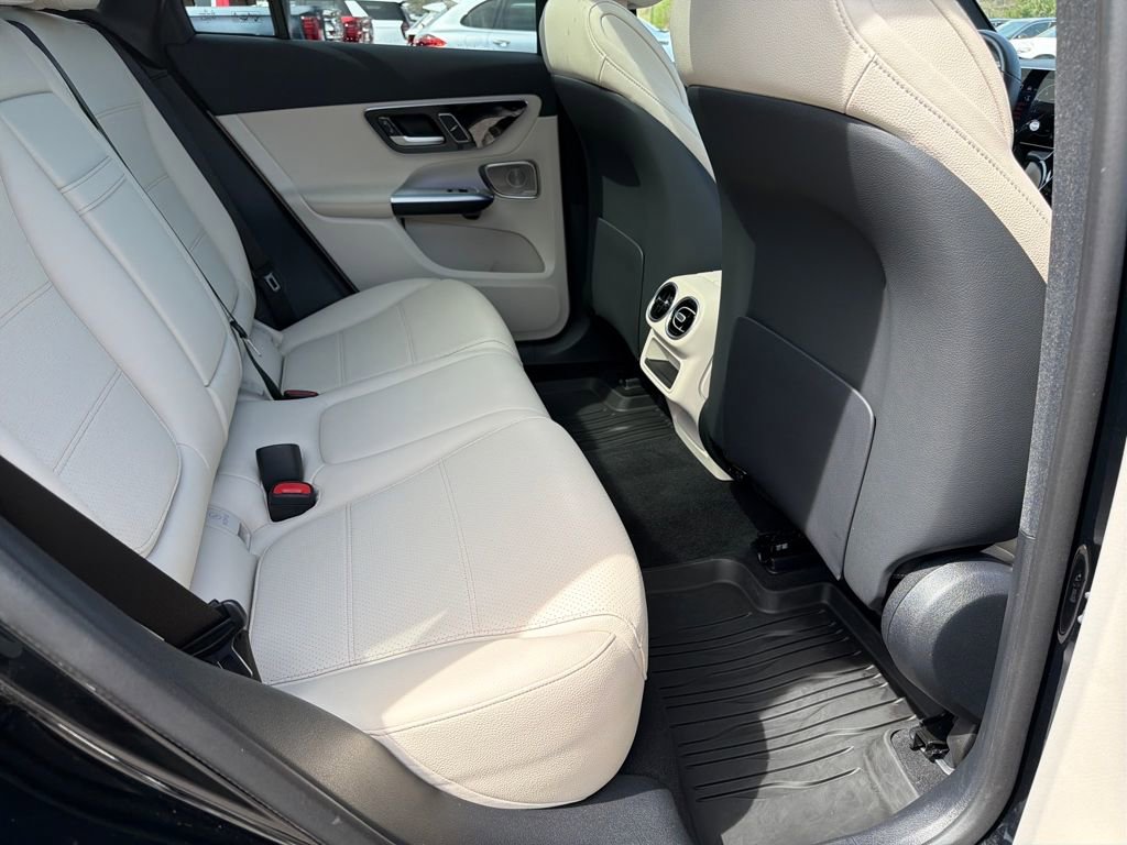 Used 2026 Mercedes-Benz GLC 300 image 33