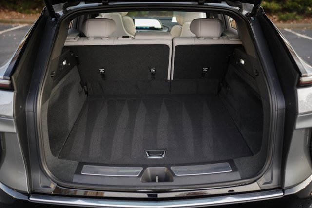 Used 2024 Cadillac Lyriq Luxury image 36