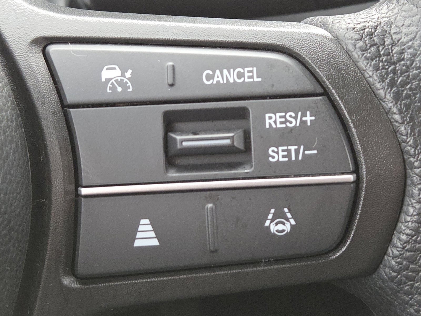 Used 2025 Honda HR-V LX image 5