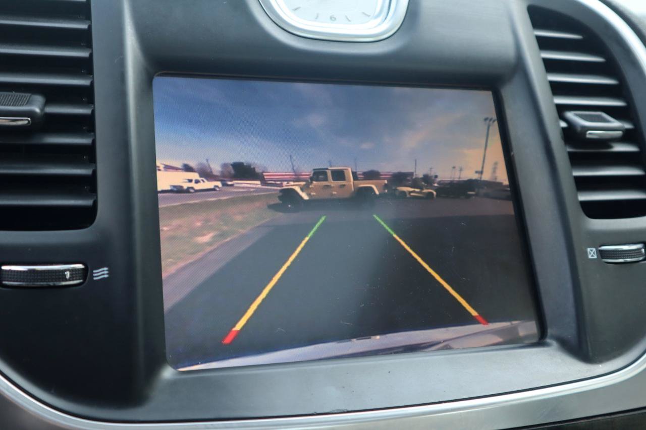 Used 2015 Chrysler 300 C w/ Light Group RWD image 88