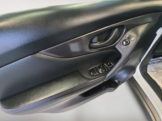 Used 2020 Nissan Rogue S AWD/4WD image 10