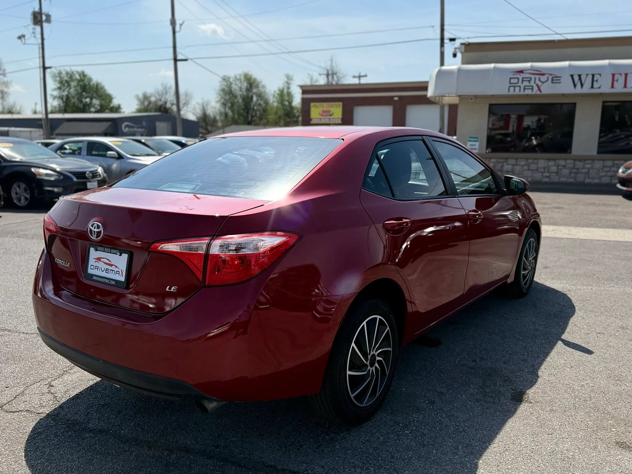 Used 2017 Toyota Corolla LE FWD image 3