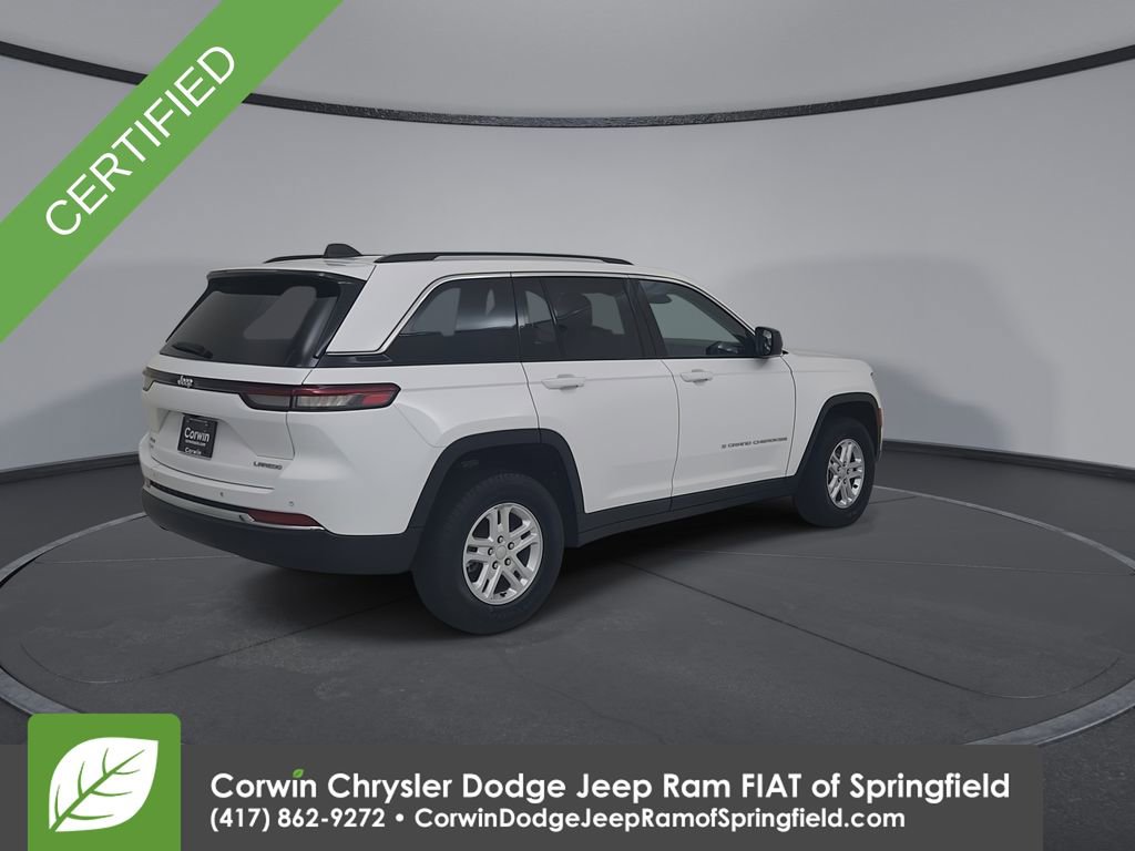 Used 2023 Jeep Grand Cherokee Laredo AWD/4WD image 15