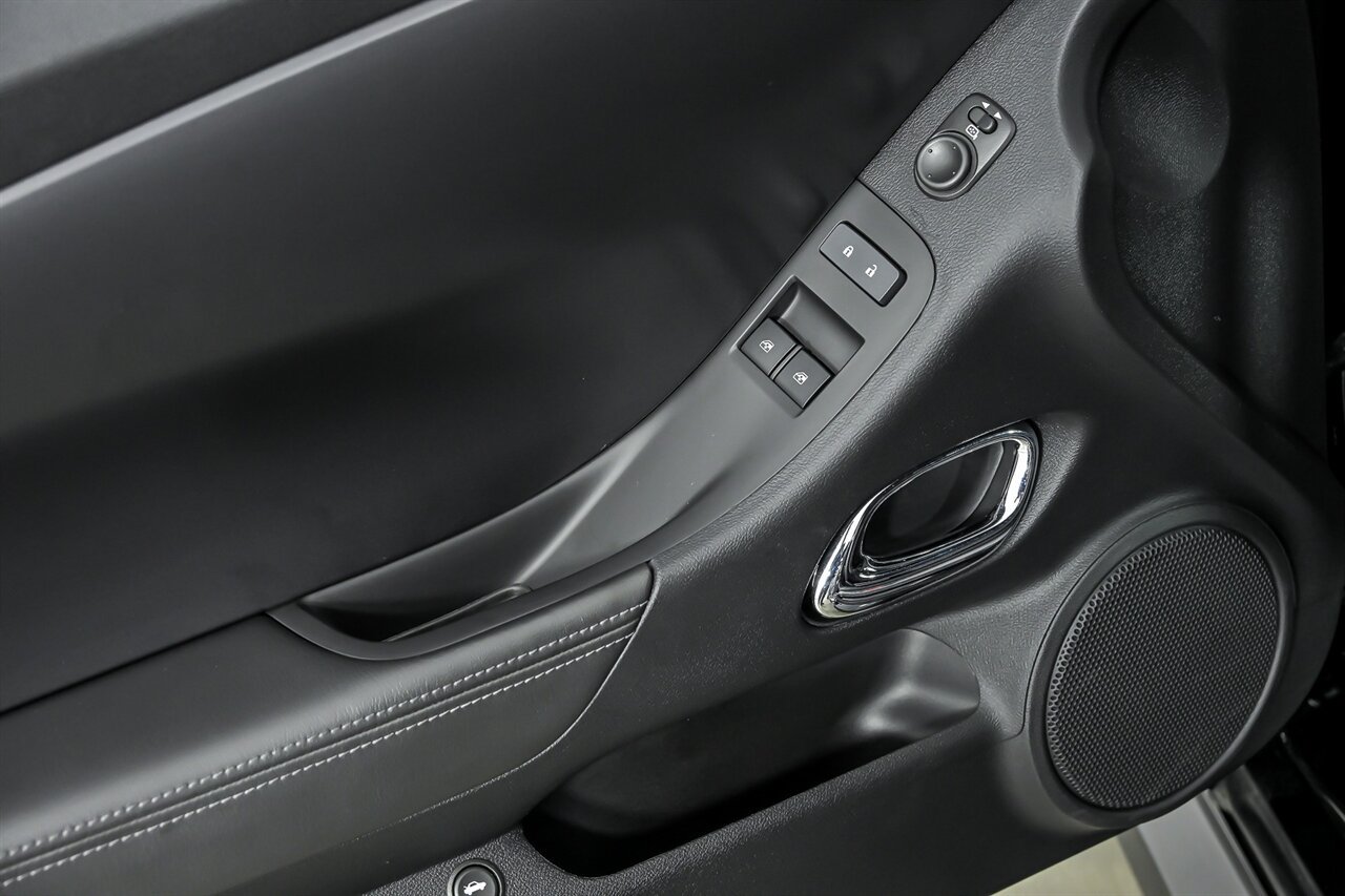 Used 2015 Chevrolet Camaro Z/28 RWD image 13