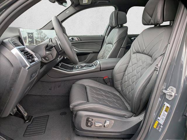 New 2026 BMW X5 xDrive50e w/ M Sport Package AWD/4WD image 4