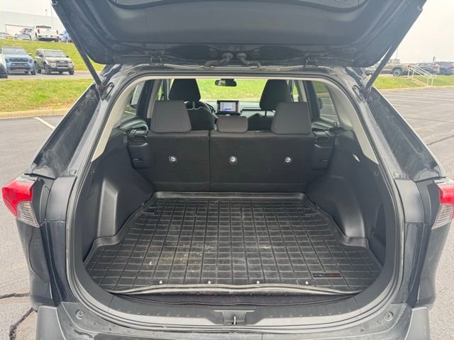 Used 2023 Toyota RAV4 LE image 9