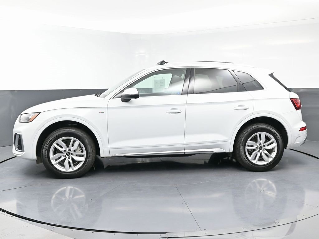 Used 2024 Audi Q5 2.0T Premium w/ Convenience Package image 6