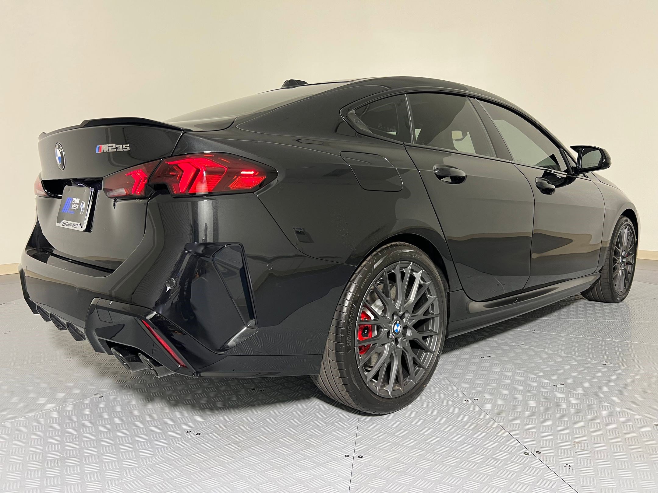 Used 2026 BMW M235i xDrive w/ Technology Package image 9