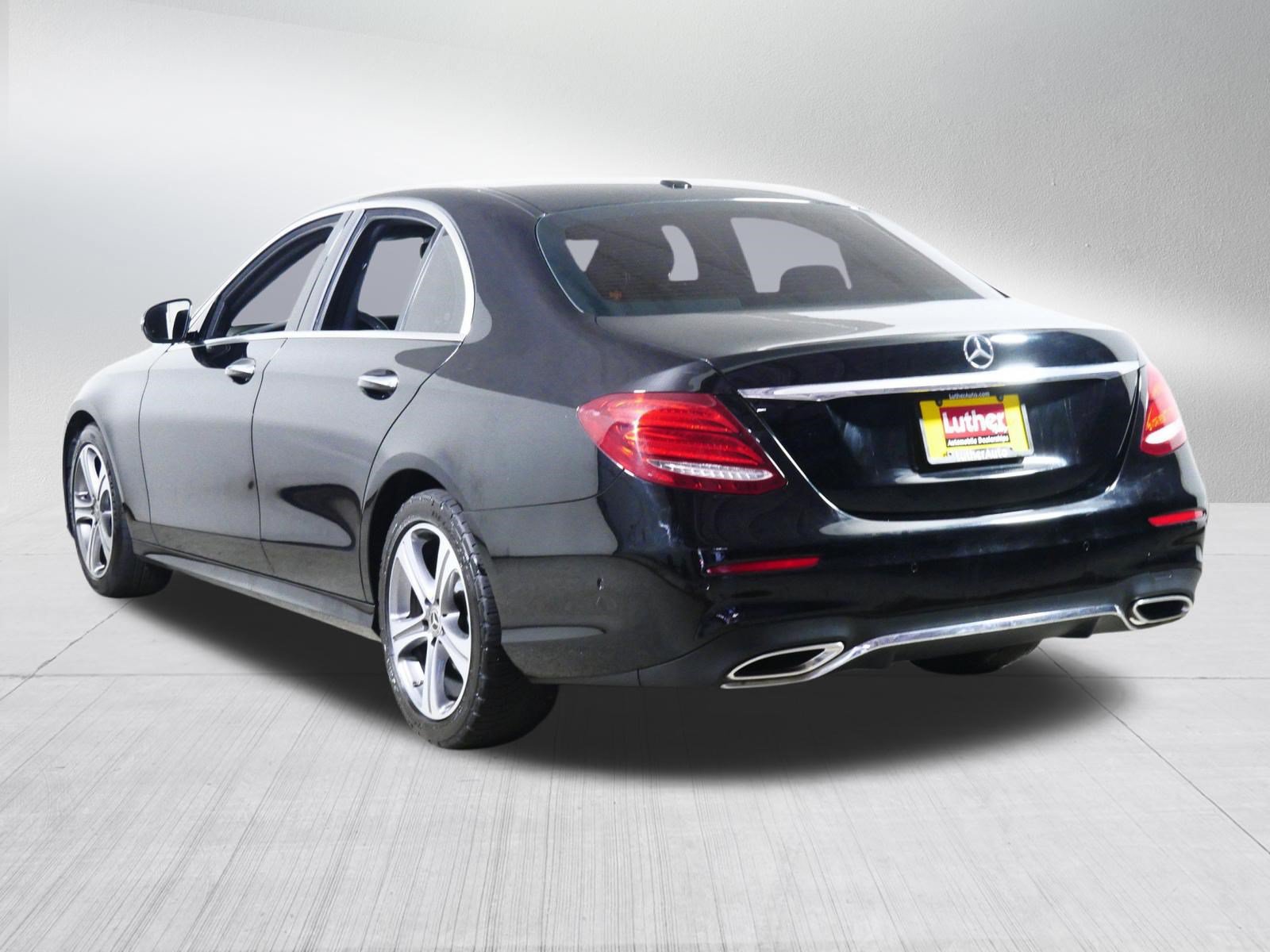 Used 2018 Mercedes-Benz E 300 4MATIC image 5