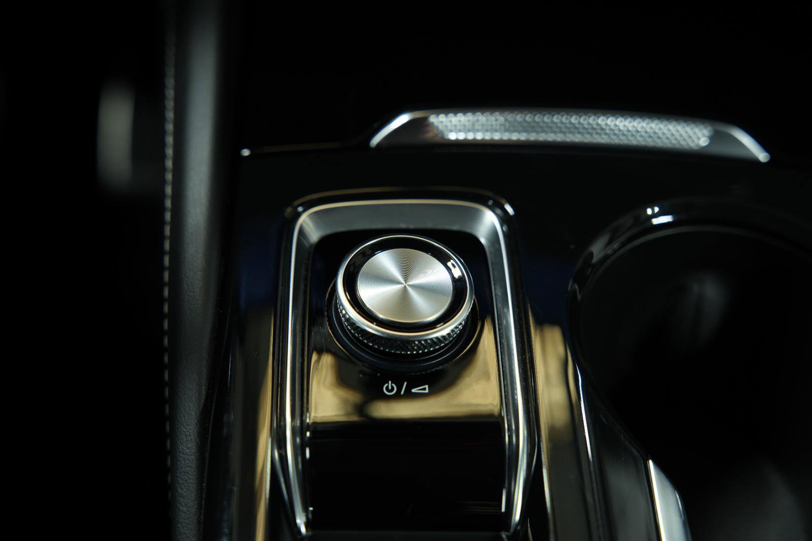 Used 2025 Buick Envision Sport Touring image 40