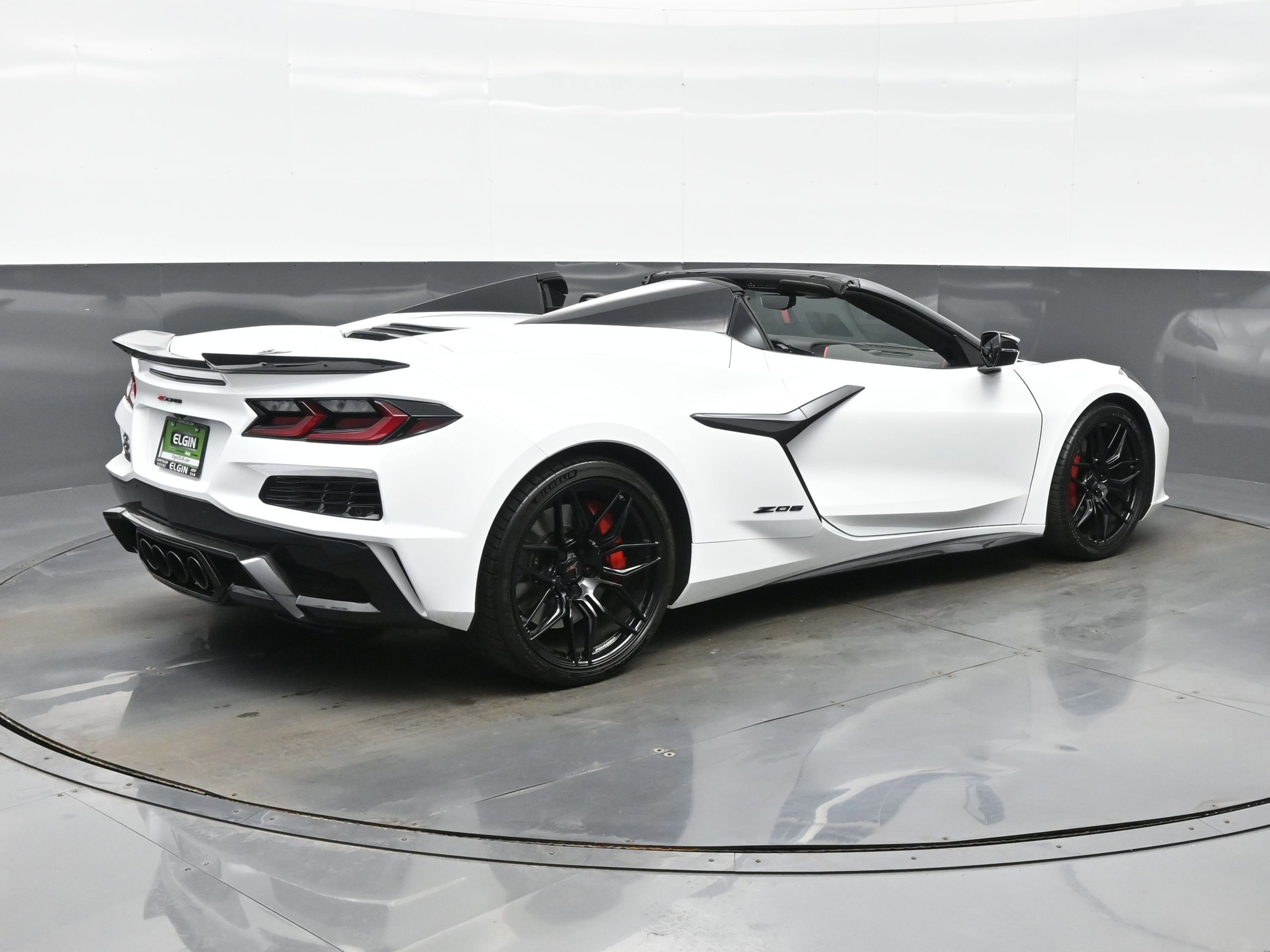 Used 2025 Chevrolet Corvette Z06 w/ Stealth Interior Trim Package RWD image 6