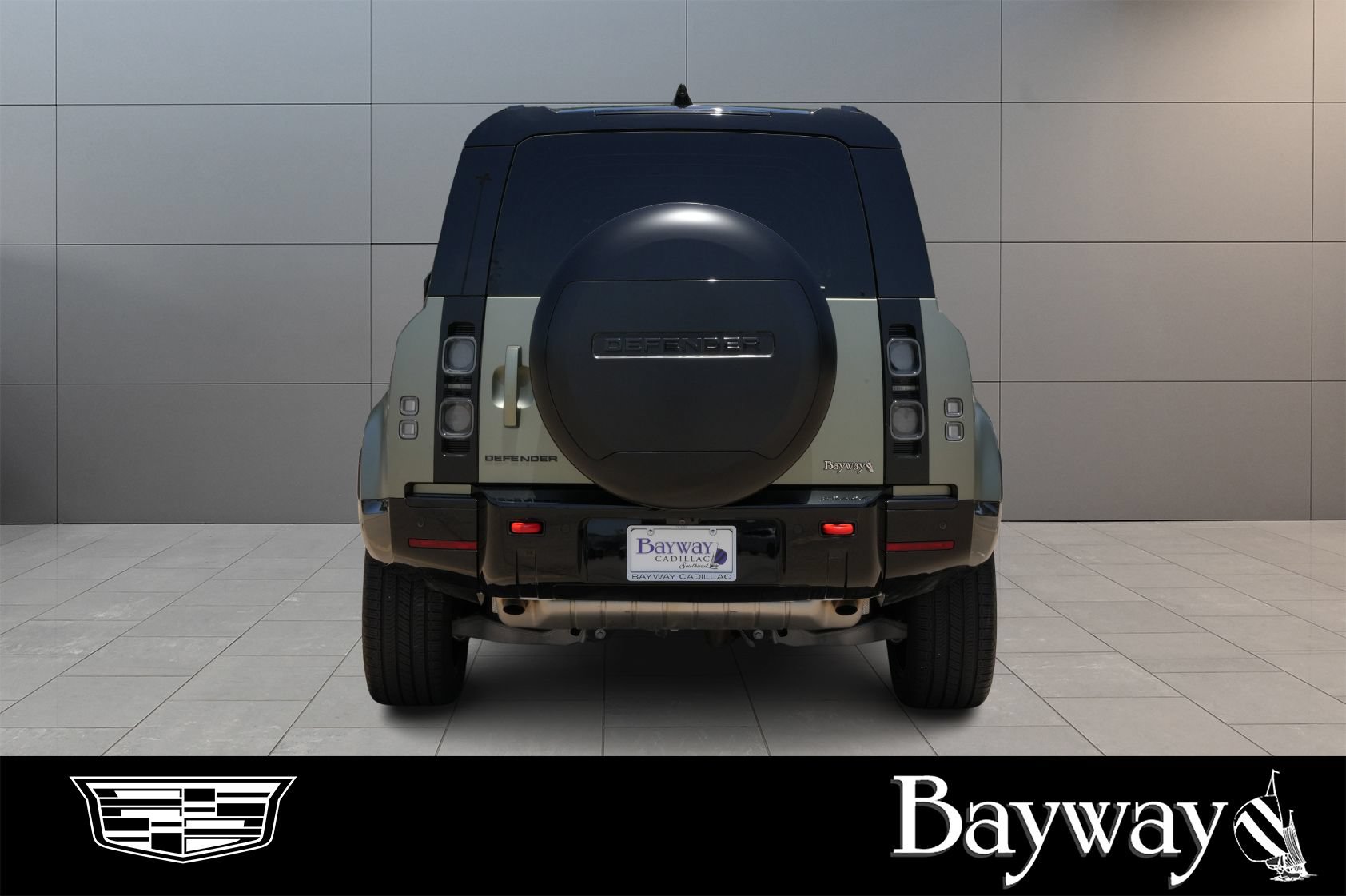 Used 2025 Land Rover Defender 110 X AWD/4WD image 7