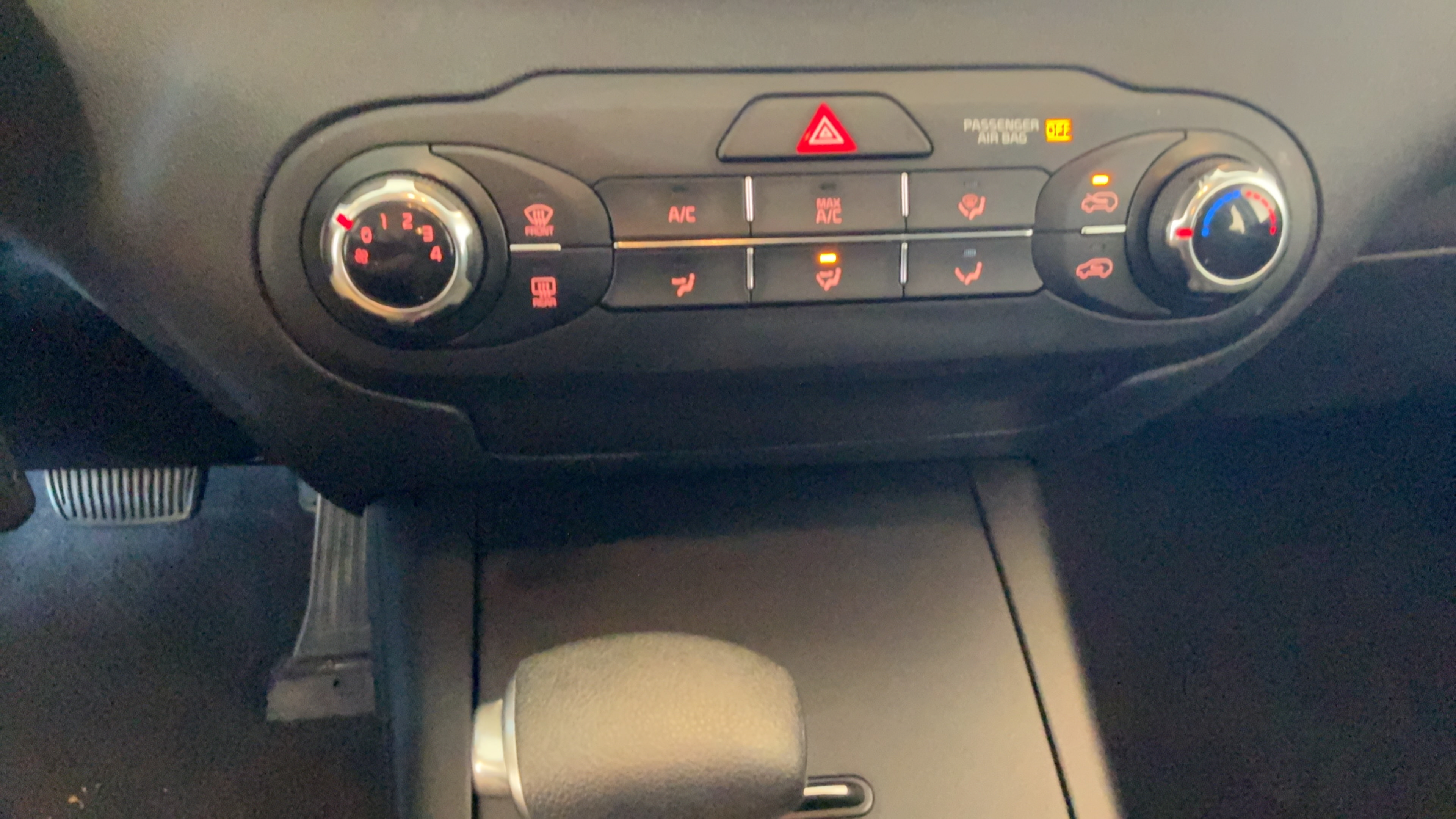 Used 2019 Kia Sorento AWD image 16