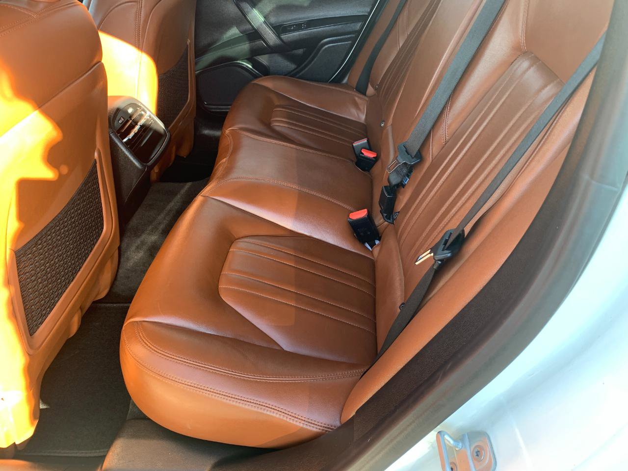 Used 2015 Maserati Ghibli RWD image 34