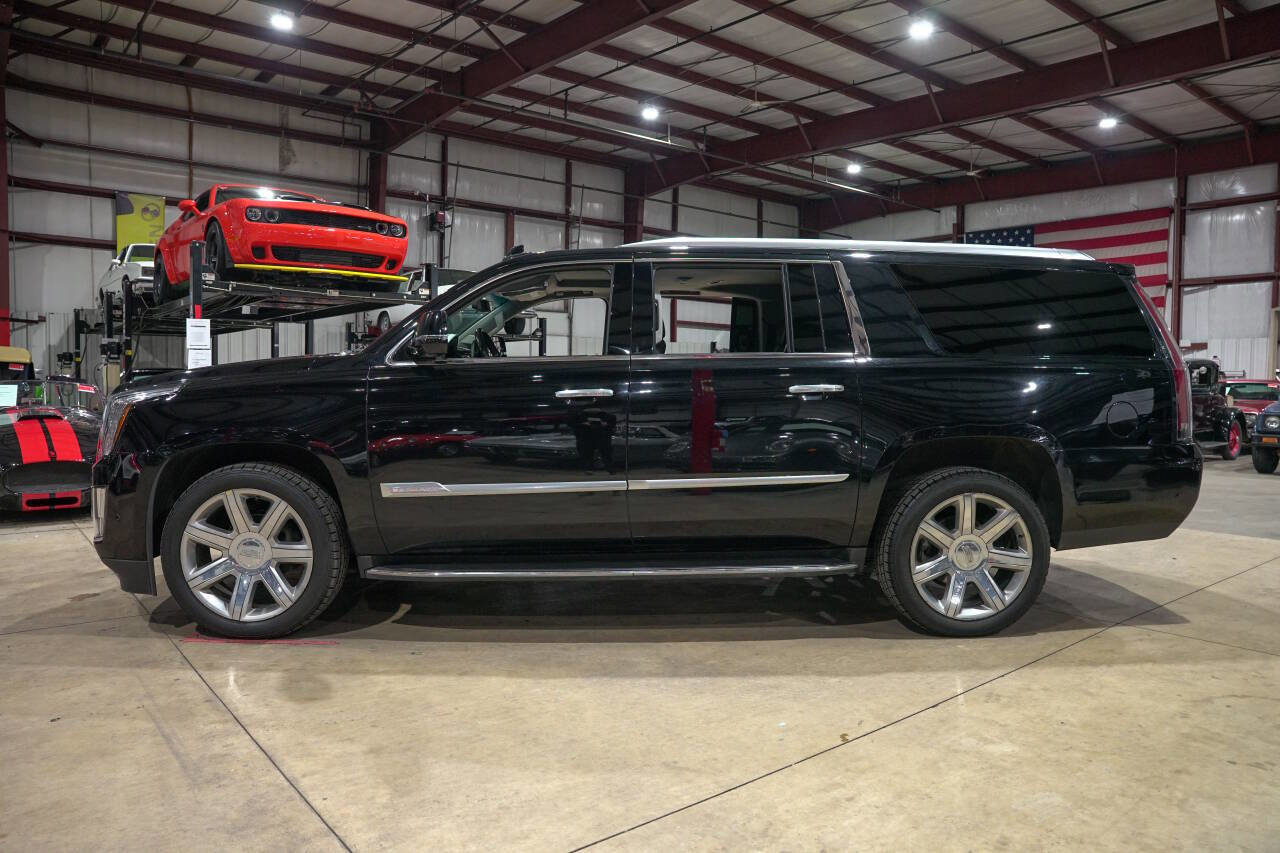 Used 2018 Cadillac Escalade ESV Luxury AWD/4WD image 4