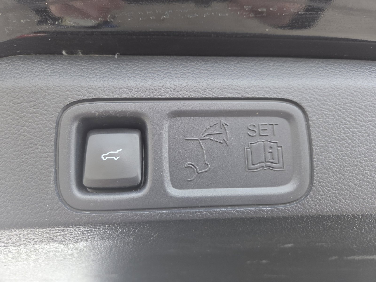 Used 2024 Ford Expedition XLT image 18