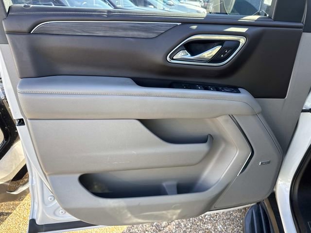 Used 2021 GMC Yukon SLT w/ SLT Luxury Package image 24