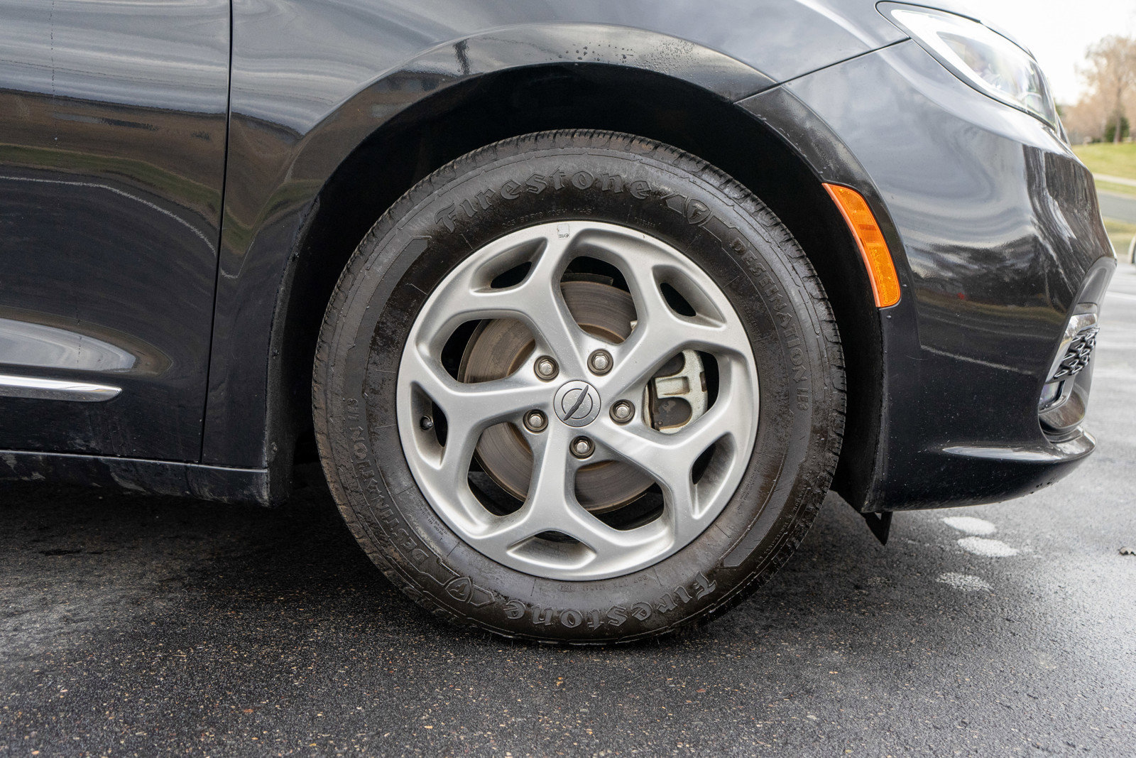 Used 2023 Chrysler Pacifica Limited image 11