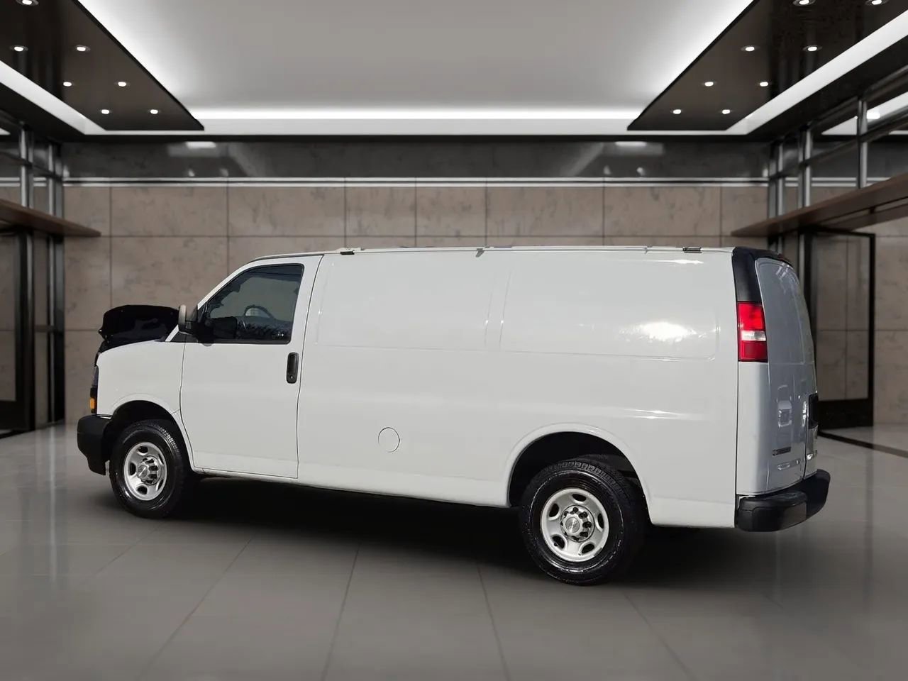 Used 2021 Chevrolet Express 2500 w/ Driver Convenience Package image 5