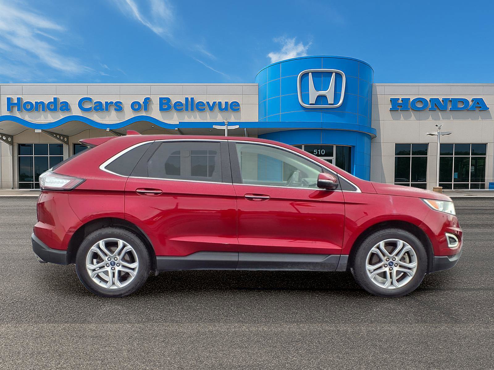 Used 2018 Ford Edge Titanium w/ Technology Package image 10
