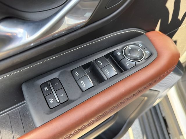 Used 2023 GMC Yukon Denali Ultimate AWD/4WD image 18