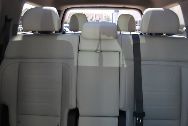 Used 2025 Hyundai Santa Fe Limited AWD/4WD image 29